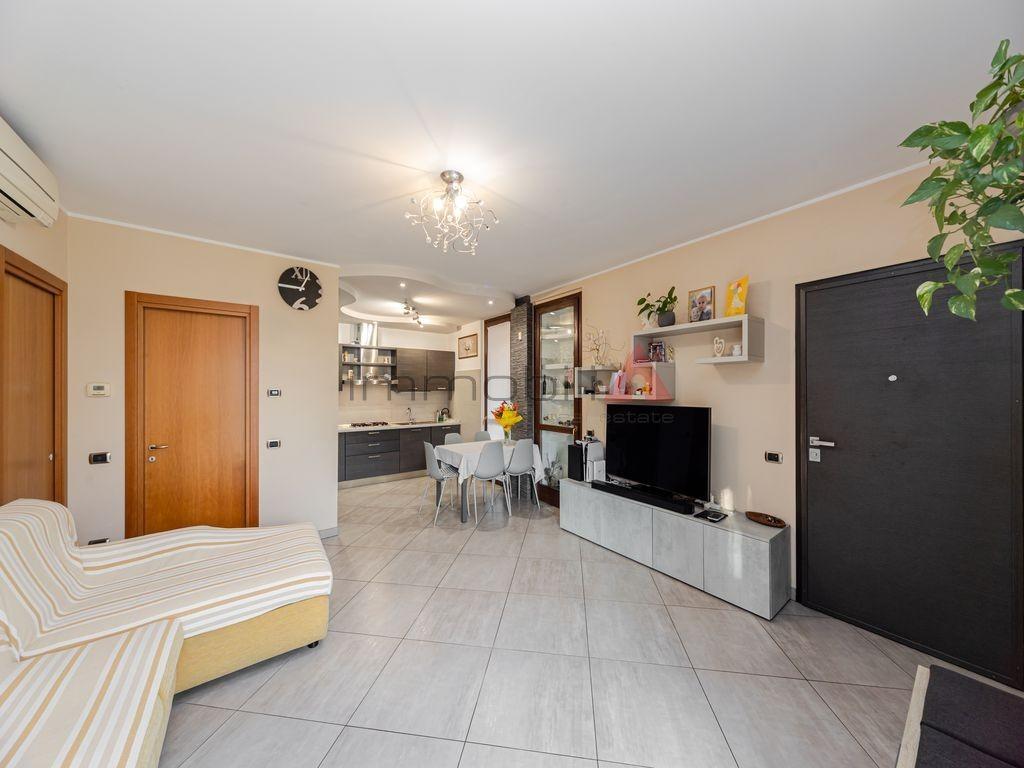 appartamento in vendita a Calco