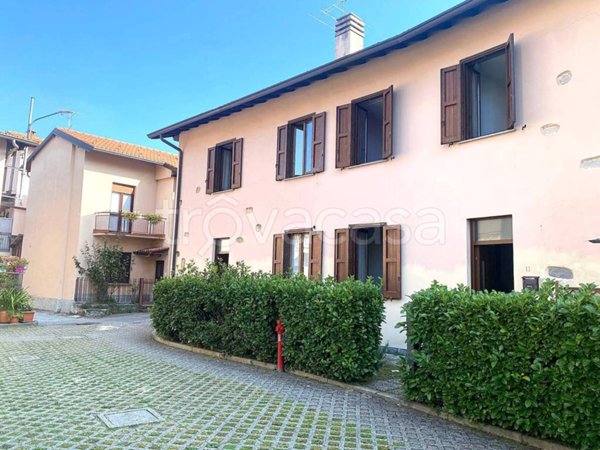 casa indipendente in vendita a Calco