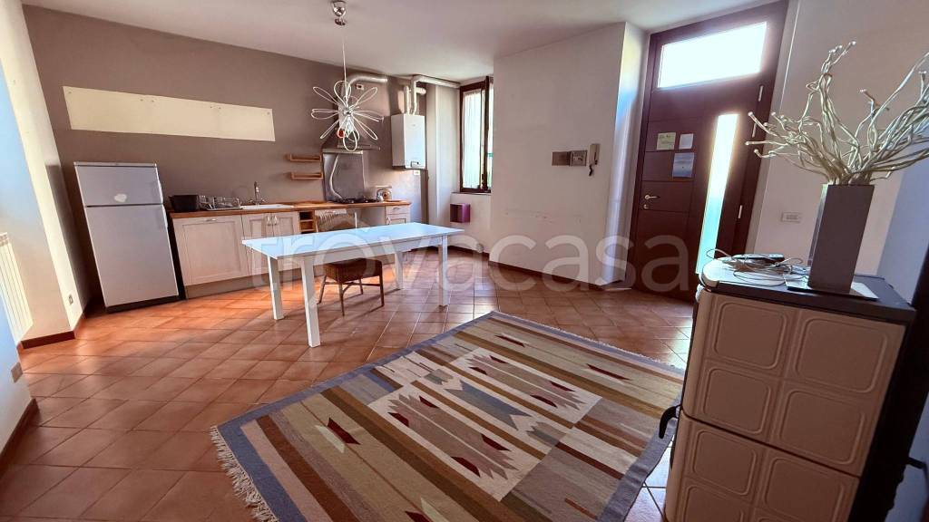 casa indipendente in vendita a Calco