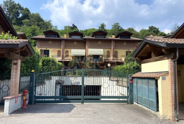 appartamento in vendita a Calco in zona Arlate