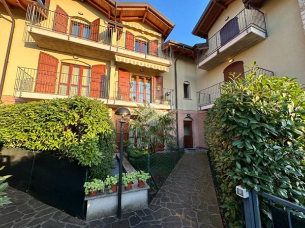 appartamento in vendita a Calco