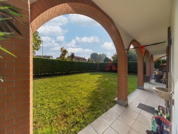 appartamento in vendita a Calco