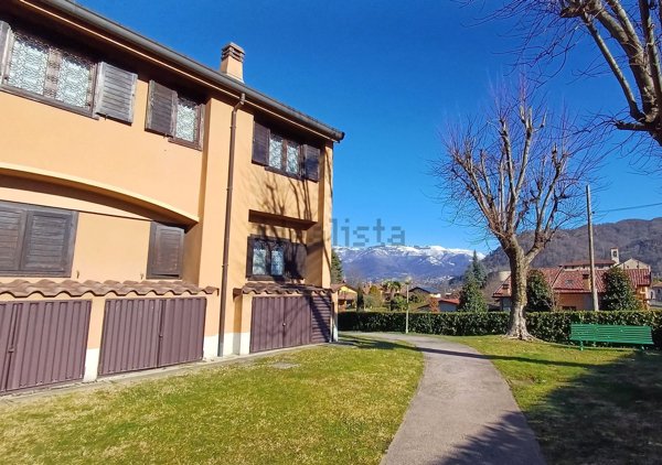casa indipendente in vendita a Calco in zona Arlate