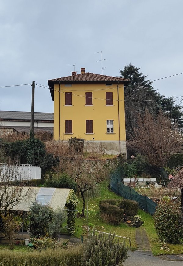 casa indipendente in vendita a Calco