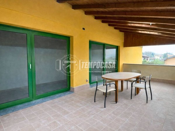 appartamento in vendita a Calco