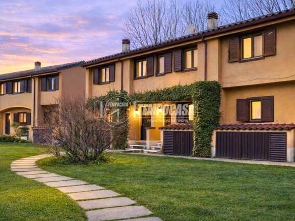 casa indipendente in vendita a Calco in zona Arlate