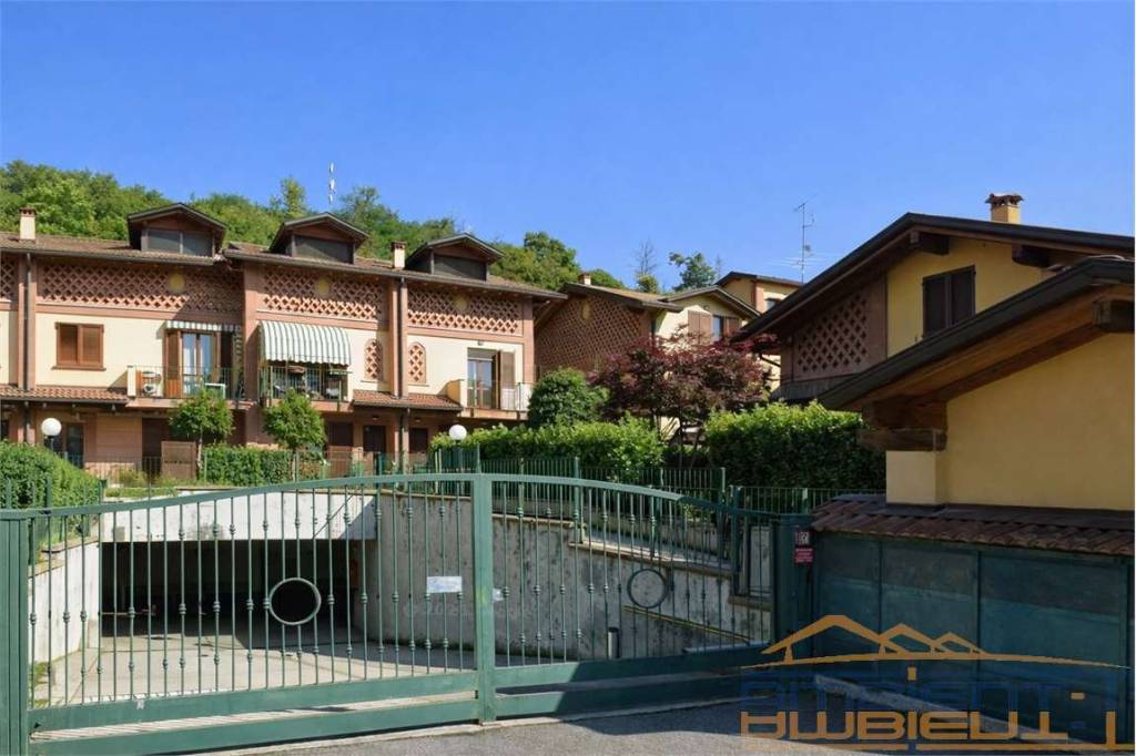 appartamento in vendita a Calco in zona Arlate