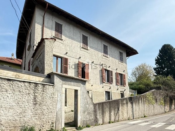 appartamento in vendita a Calco