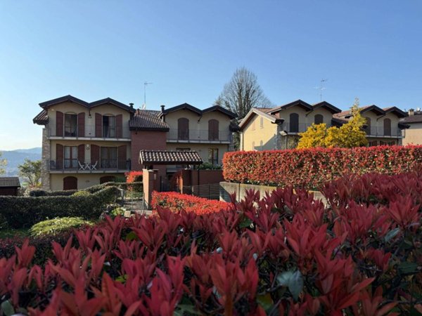 appartamento in vendita a Calco