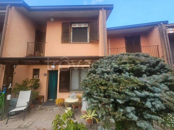 casa indipendente in vendita a Calco