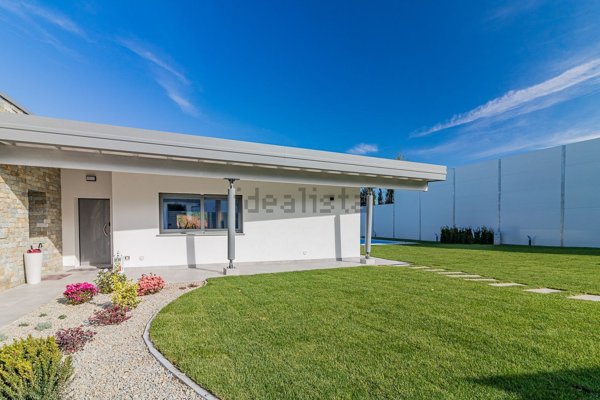 casa indipendente in vendita a Calco