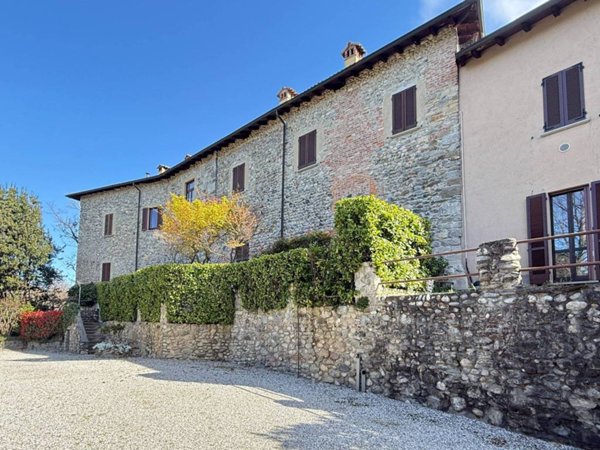 appartamento in vendita a Calco