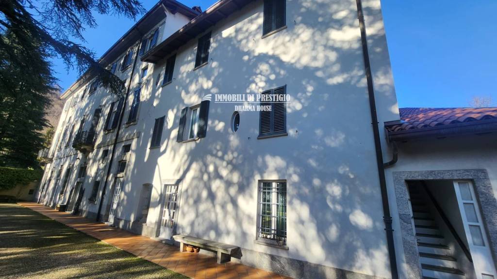 appartamento in vendita a Calco in zona Arlate