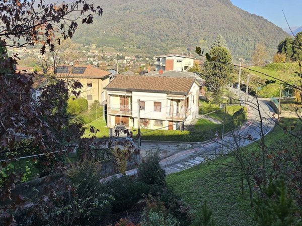 casa indipendente in vendita a Calco