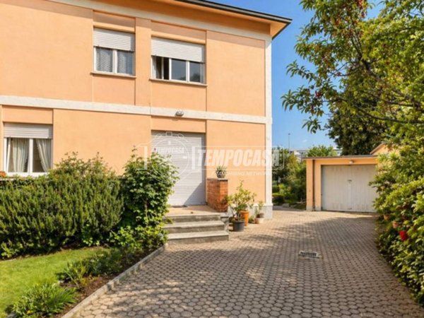 casa indipendente in vendita a Calco