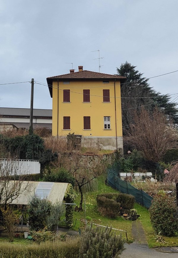 casa indipendente in vendita a Calco