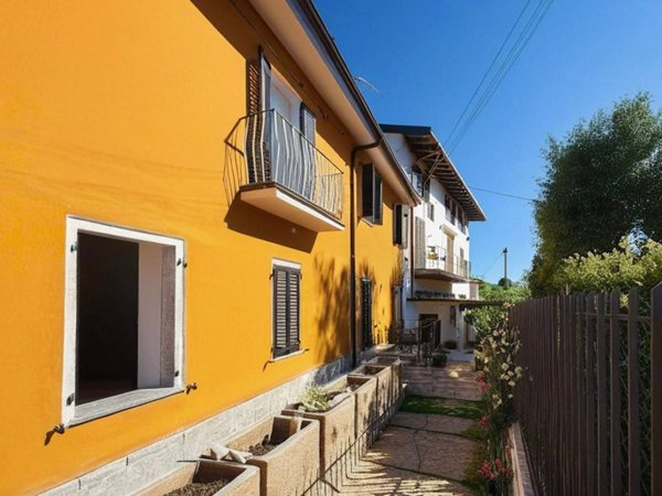 casa indipendente in vendita a Calco