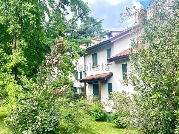 casa indipendente in vendita a Calco