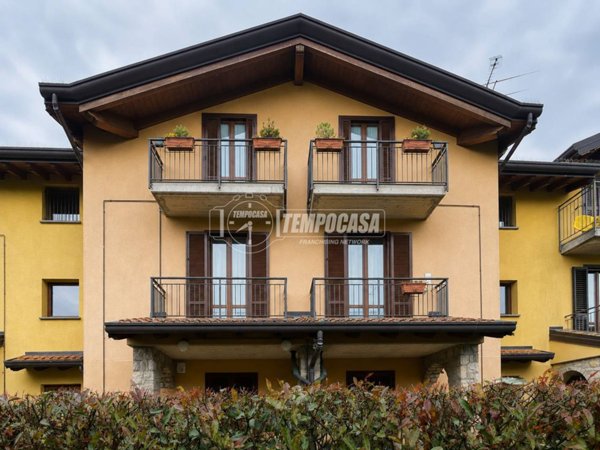 appartamento in vendita a Calco