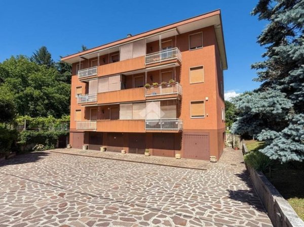 appartamento in vendita a Calco in zona Arlate