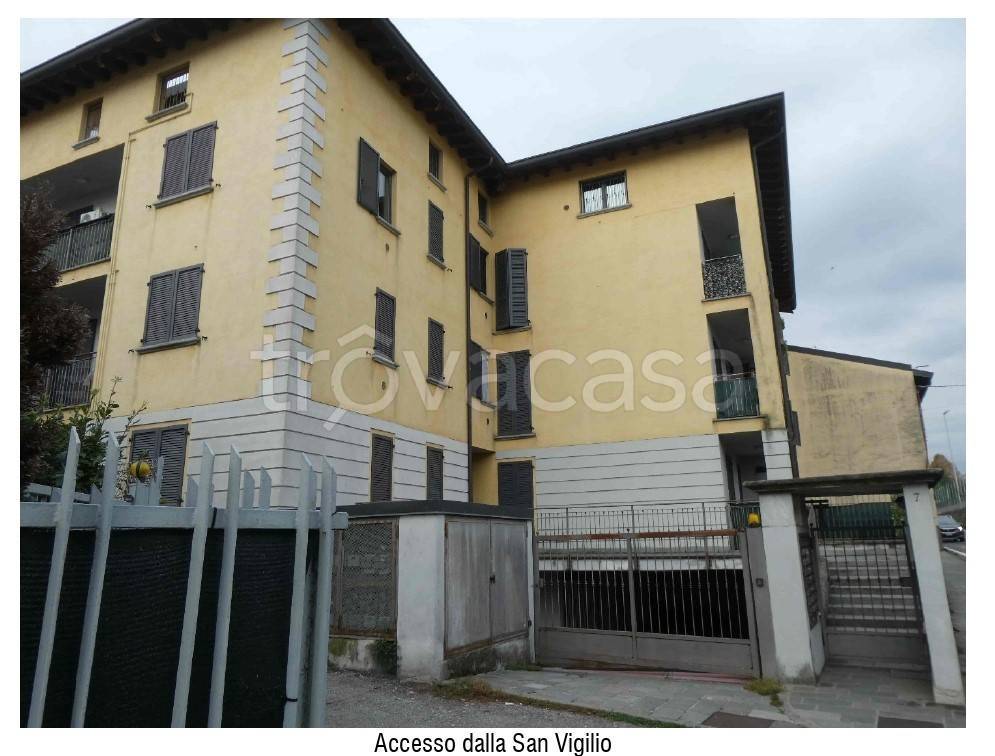 appartamento in vendita a Calco