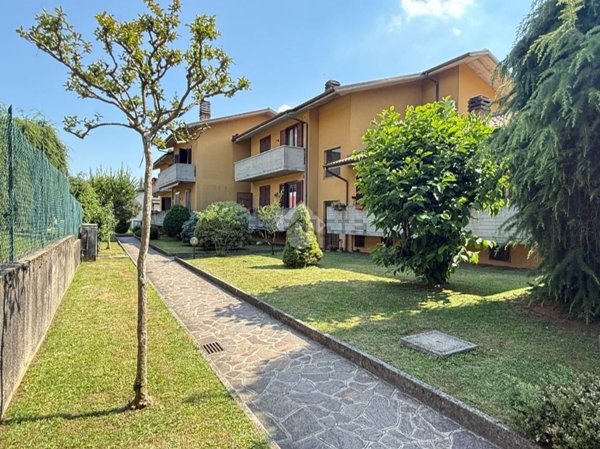 appartamento in vendita a Calco in zona Arlate