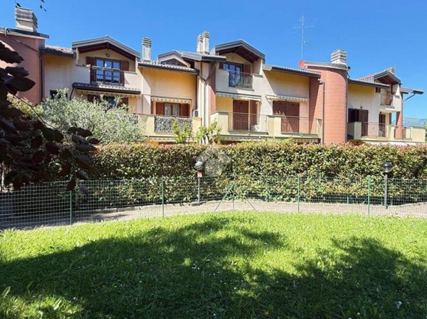 appartamento in vendita a Calco