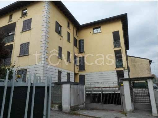appartamento in vendita a Calco