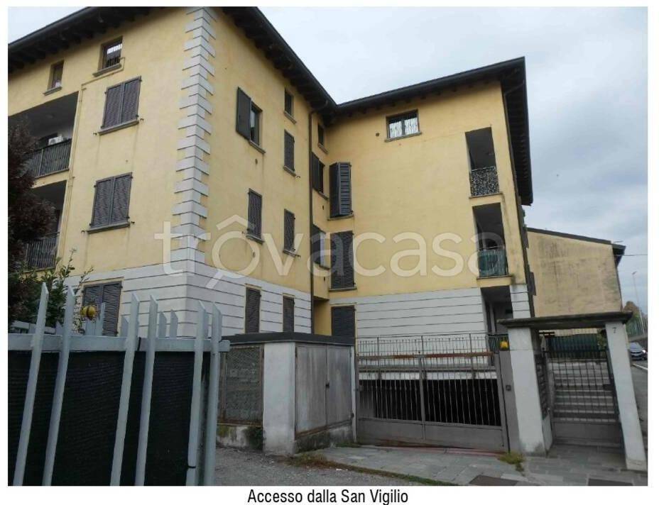 appartamento in vendita a Calco