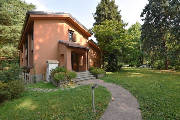 casa indipendente in vendita a Calco in zona Arlate