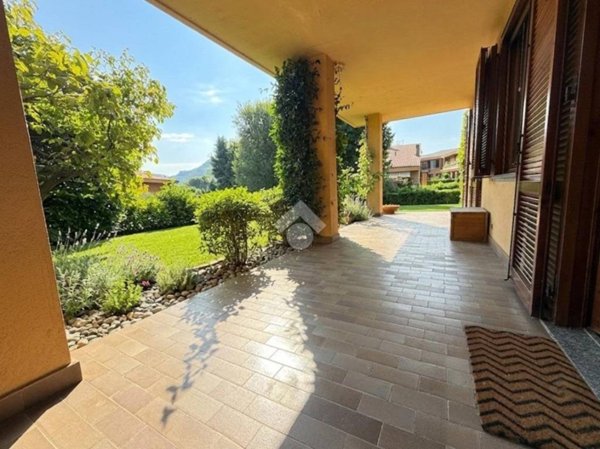 appartamento in vendita a Calco in zona Arlate