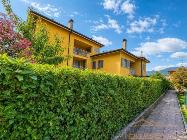 appartamento in vendita a Calco