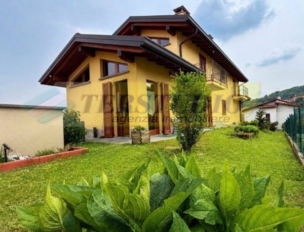 casa indipendente in vendita a Calco