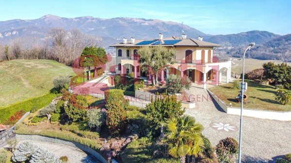 casa indipendente in vendita a Calco in zona Arlate