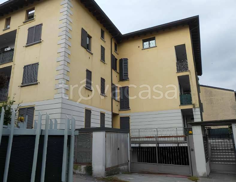 appartamento in vendita a Calco