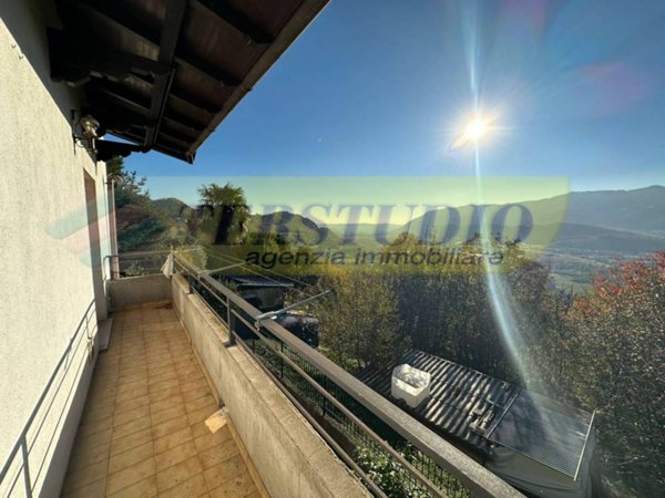 casa indipendente in vendita a Calolziocorte in zona Lorentino