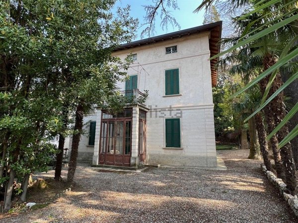 casa indipendente in vendita a Calolziocorte