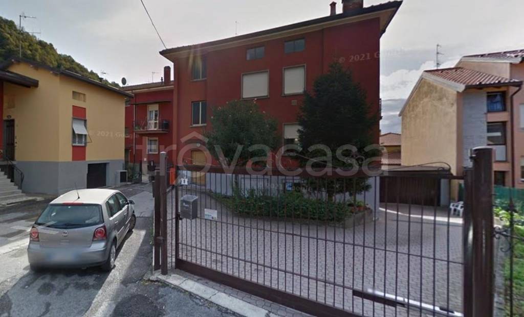 ufficio in vendita a Calolziocorte in zona Foppenico