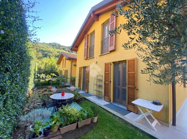 casa indipendente in vendita a Calolziocorte in zona Lorentino