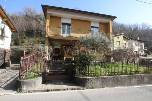 casa indipendente in vendita a Calolziocorte