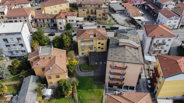 negozio in vendita a Calolziocorte