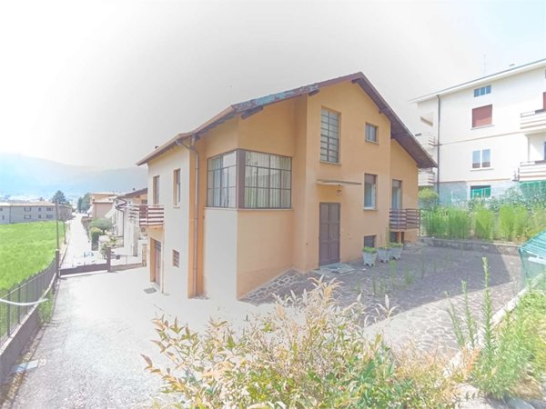 casa indipendente in vendita a Calolziocorte