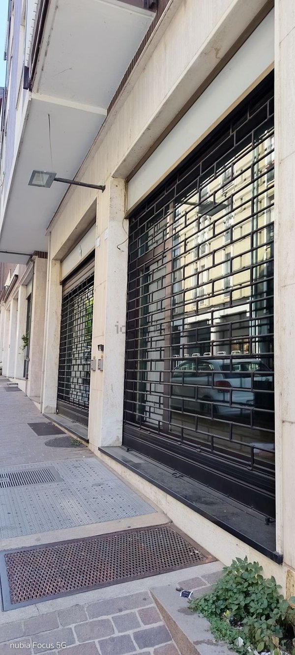 negozio in vendita a Calolziocorte