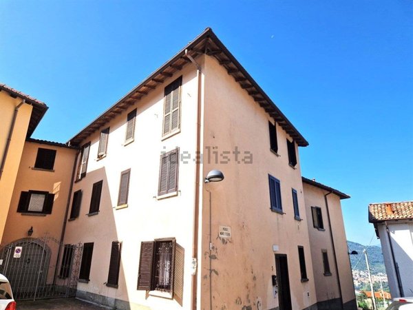 appartamento in vendita a Calolziocorte in zona Lorentino
