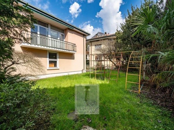 casa indipendente in vendita a Calolziocorte