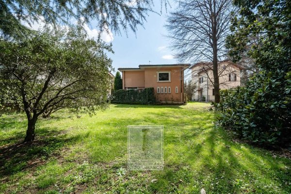 appartamento in vendita a Calolziocorte