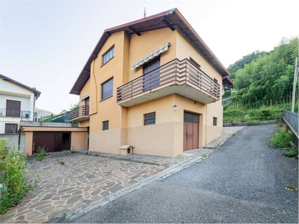 casa indipendente in vendita a Calolziocorte