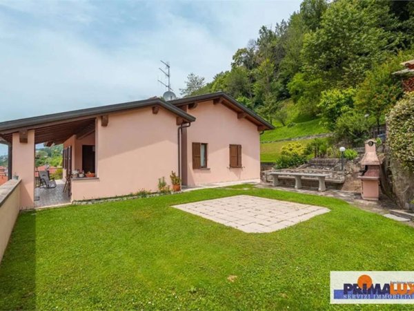 casa indipendente in vendita a Calolziocorte
