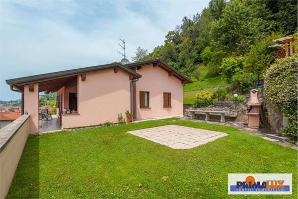 casa indipendente in vendita a Calolziocorte