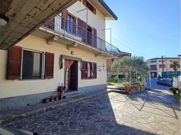 casa indipendente in vendita a Calolziocorte